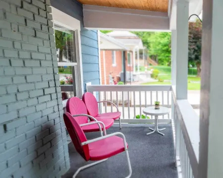 Artisan Gem - 2 BR / 1 Bath