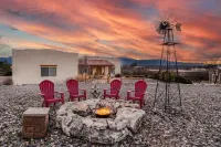 Hot Tub! 2 acre oasis near Sedona and Page Springs Wineries. Mountain View!