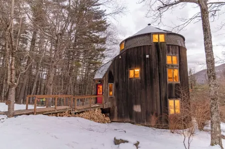 Cozy Silo with Sunset Mountain Views