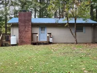 "Cabin in the Cove"  Private waterfront home on beautiful Lake Hartwell Hotels in Stephens County