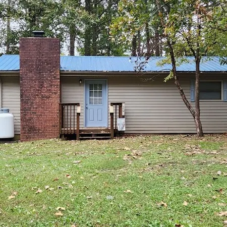 "Cabin in the Cove"  Private waterfront home on beautiful Lake Hartwell