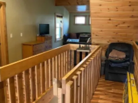 Bear Creek Lodge: By First Lake, Ride from Cabin Hotels in Webb