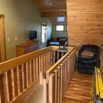 Bear Creek Lodge: By First Lake, Ride from Cabin