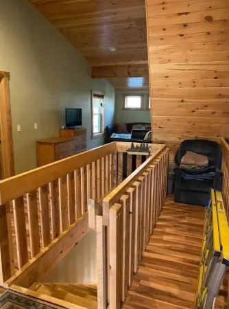 Bear Creek Lodge: By First Lake, Ride from Cabin