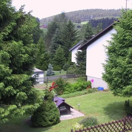 Lovely, quiet 4-star apartment for two - close to village and lake - Wi-Fi