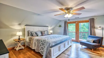 Breath-taking long-range views nestled in the heart of the Great Smoky Mountains