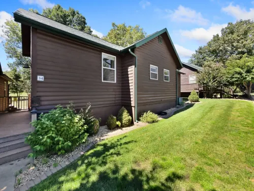 Cozy cottage inside the Premier Old Kinderhook Golf Resort