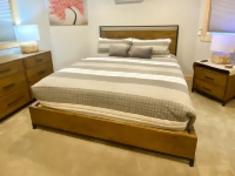Snowshoe Inn - King Master - Hot Tub - Fire Pit - Trails - Community Pool Hotels in Ronald