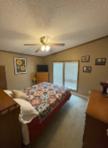 Lake Front charming 3-bedroom house, at Rough River Lake.