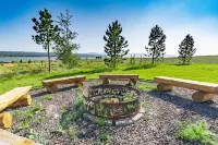 Stunning property with water and mountain views - Sleeps 10