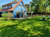 ~ Color magic blue in Conneforde ~ with large terrace, garden, sauna d