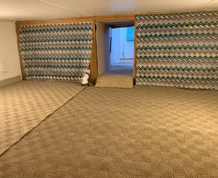 Cute houseboat, amazing location!!! Extremely walkable to restaurants and shops