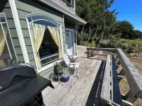 A petite retreat, Family/Pet friendly-Amazing view and location! Hotels near Cape Mendocino Lighthouse(At Shelter Cove)