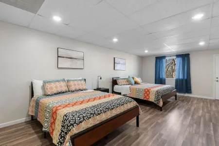 Modern Branson Family Cabin | Game Room | Sleeps 12