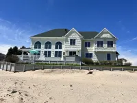 Huge Cape Cod Style Home on all Sandy beach / Cedar Lake MI - 4 tähden