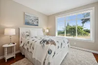 Spectacular waterfront Bainbridge Island Home. Breathtaking views!