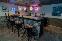 Luxury Lodge Near Raystown Lake