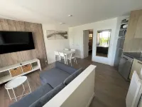 Appartement Meublé Avec Terrasse, vue mer et Accès Piscine