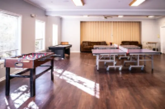 Cozy 4BR Escape in Amenity Filled Hideout