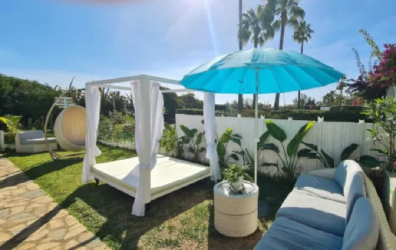 Barbara's Beach House, direct waterfront Playa Paraíso Manilva Andalusia