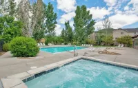 L@@K! Cozy Respite with Spectacular Mountain and Lake Views! Ski Utah