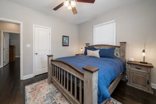 NEW! UPTOWN Cottages - 2bed/1bath-new furnishings!
