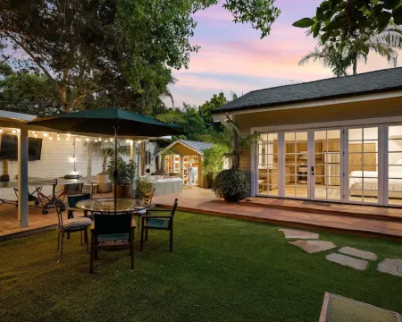 Montecito Beach House w/Hot Tub & Cold Plunge - Walk to Beach and Restaraunts Hotels in Montecito
