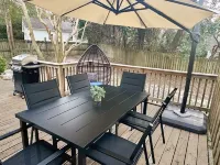 SoPi Cottage - Walk to Town - King Bed Hotels near Hyland Golf Club