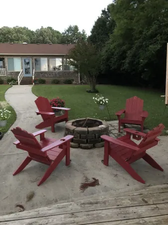 Private Riverfront Retreat - Just outside of Town