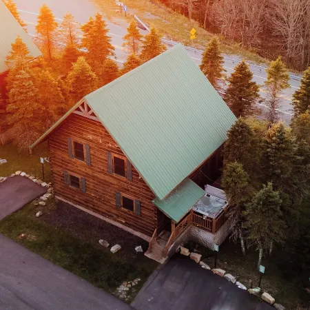 Cozy Cabin Retreat w/ Private Hot Tub NEAR SLOPES