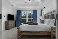NEW Austin Hill Country -Modern, comfortable, private home - pool, fire pit, 4bd
