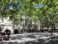 Charming furnished apartment in Mas, UzËs, pool, 656 yards away from town centre Hotels in Uzes