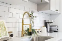Classy 1BD near U of U - 1 mile/ fast WI-FI