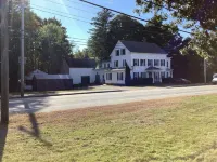 Family friendly serene house close to beaches, sleeps 8, lot off street parking Hotels in Saco