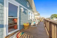 Steps to the Beach! 5Br Home w/ Ocean Views & Large Deck. Arcade for Kids!