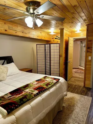 4-Bedroom Direct Waterfront Lakehouse in Maine. Fire Pit, Deck, Private Dock. - Wifi