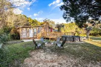 Oak Hill- 2 Acres with Pool, 4 Bedrooms