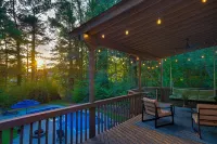 Modern Home - Private Pool in Atlanta Suburb