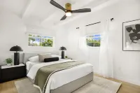 THE TERRACOTTA, Heated Pool! Close to 5th Ave and Beaches