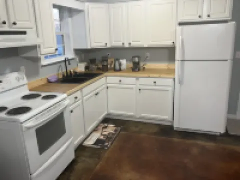 Cozy 1-bedroom house in charming West Point with AC, WiFi 克萊縣酒店