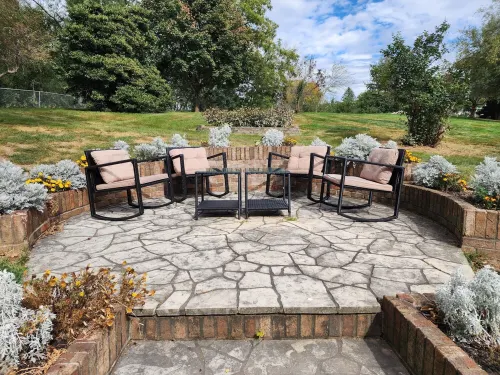 Lake front home in Solon, close to University of Iowa, Iowa City & Cedar Rapids.