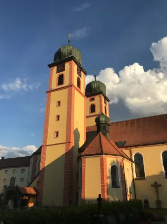 Lovingly Furnished Vacation Apartment "Auszeit" in Idyllic St. Märgen