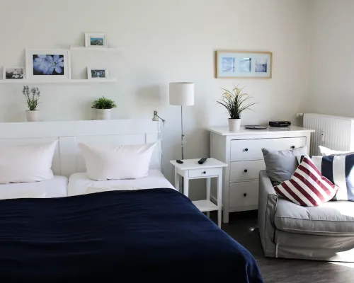 Newly renovated, close to the beach, sunny, south-facing balcony, WLAN فنادق في ويسترلاند