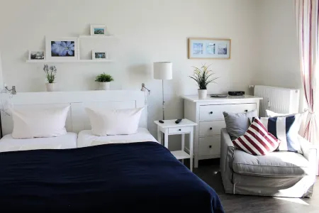 Newly renovated, close to the beach, sunny, south-facing balcony, WLAN Отели рядом с Аэропорт Вестерланд Зюльт