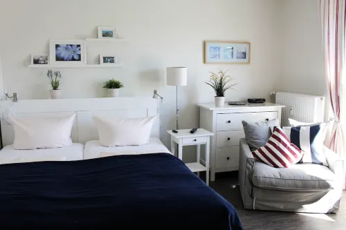 Newly renovated, close to the beach, sunny, south-facing balcony, WLAN