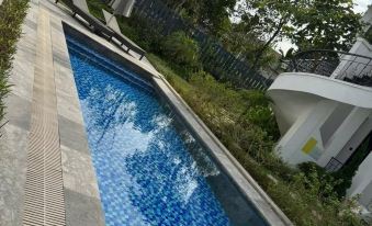 Mineral Bathing at the King Resort Garden