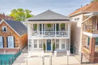 3 KING Beds + Walk to River Market + Coffee