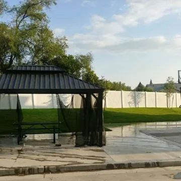 Secluded townhome midway between downtown & skiing; min from shops, & dining