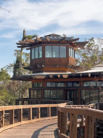 Pickleball, Heated Pool, Hot Tub, Golf & Games, 10 Min to Beach