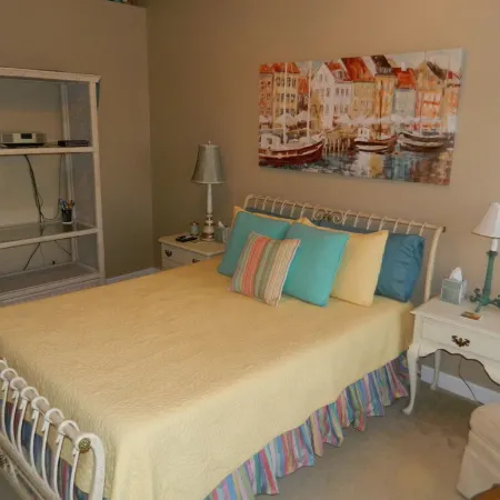 Cozy and Convenient Furnished Townhome w/view